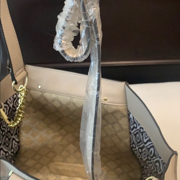 Handbag - Picture 4 of 6